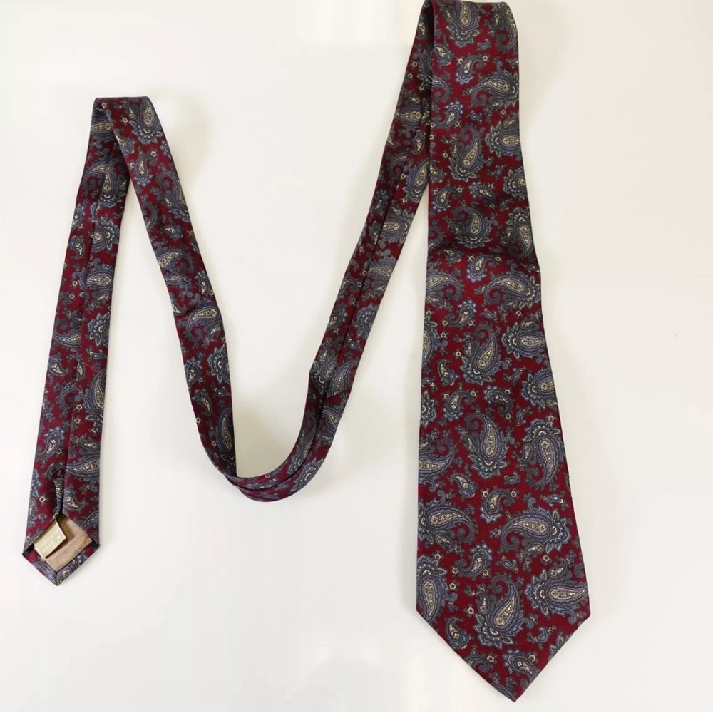 Christopher Hayes Neck Tie Mens Red Purple Paisley Silk Elegant Western Italy